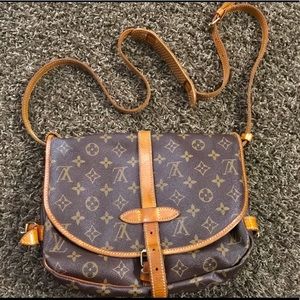Louis Vuitton Saumur 30 crossbody